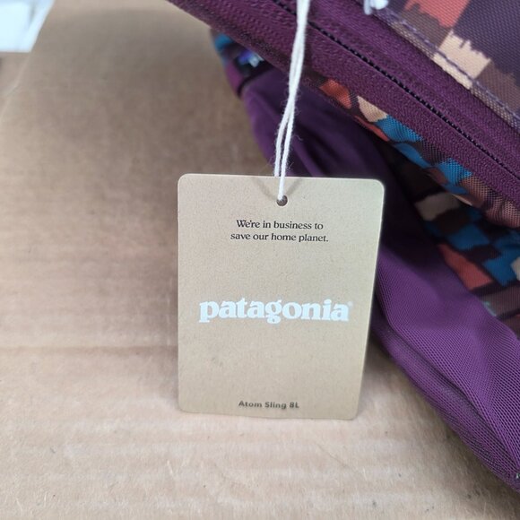 Patagonia Atom Sling Bag 8L Daypack Fitz Roy Patchwork Night Plum Crossbody - Picture 9 of 13